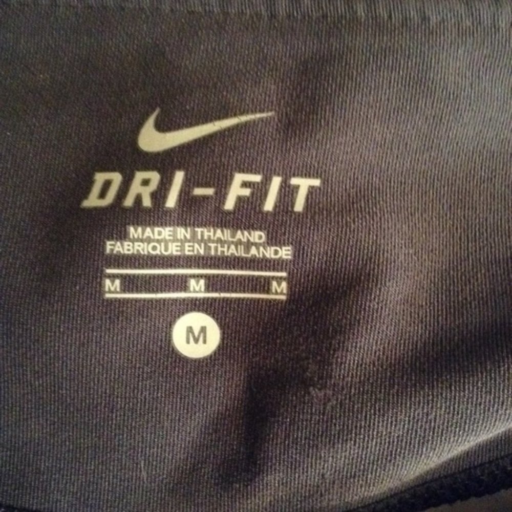 NIKE Dri-Fit Cropped Athletic Athleisure Pants Size Medium - Picture 3 of 3